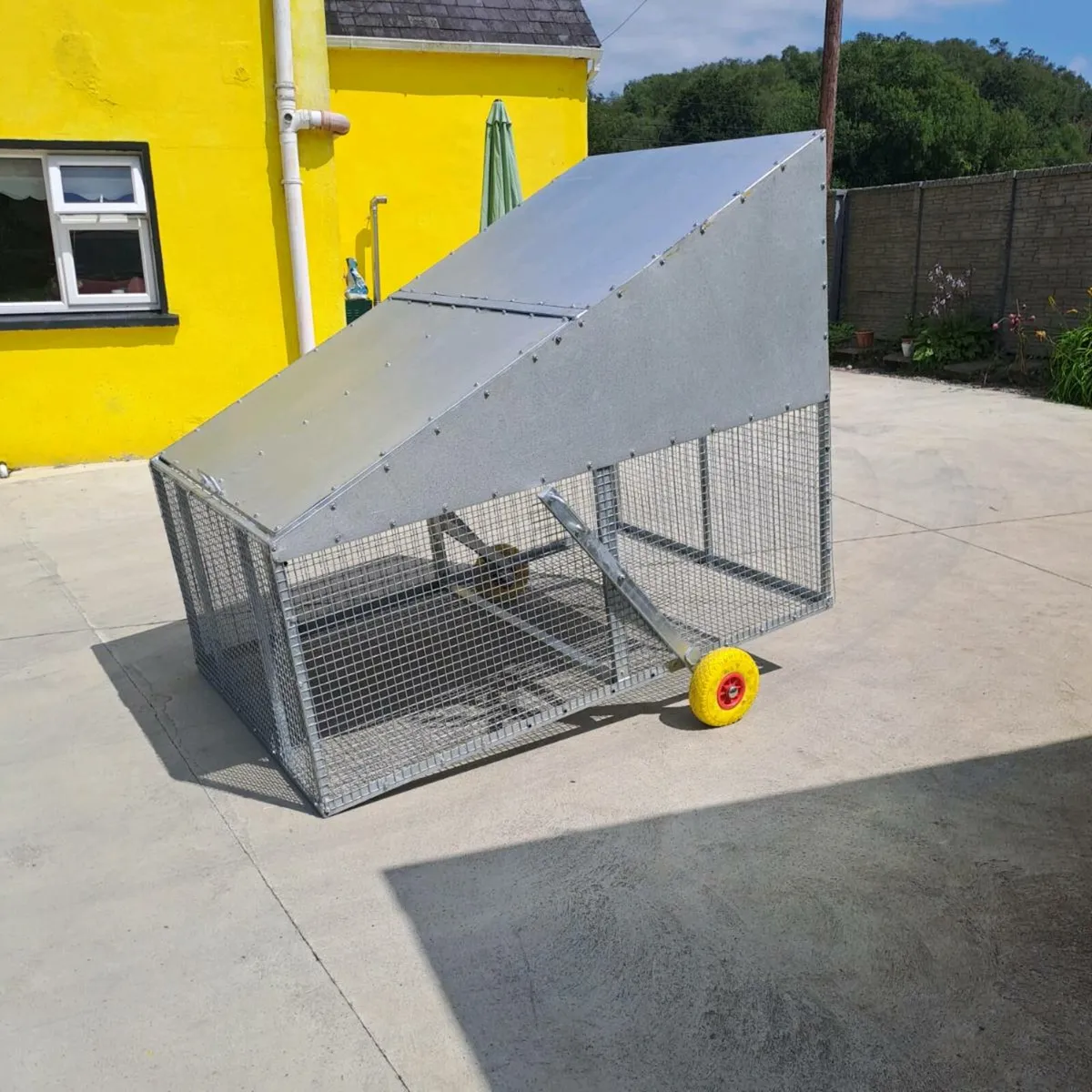 Mobile chicken coop - Image 2