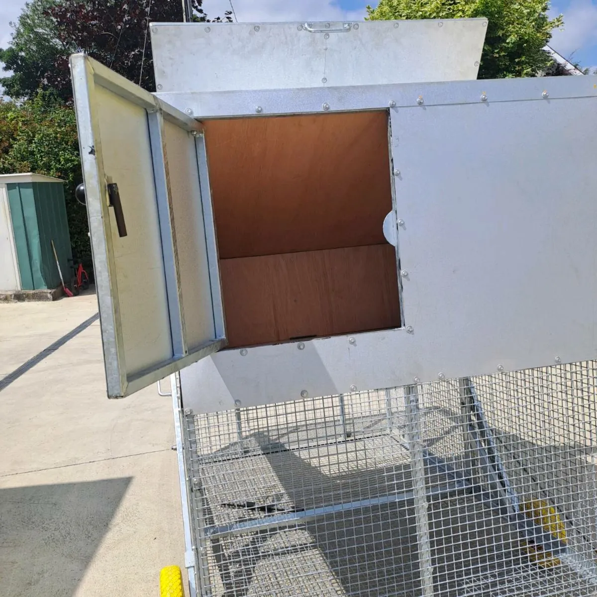 Mobile chicken coop - Image 4