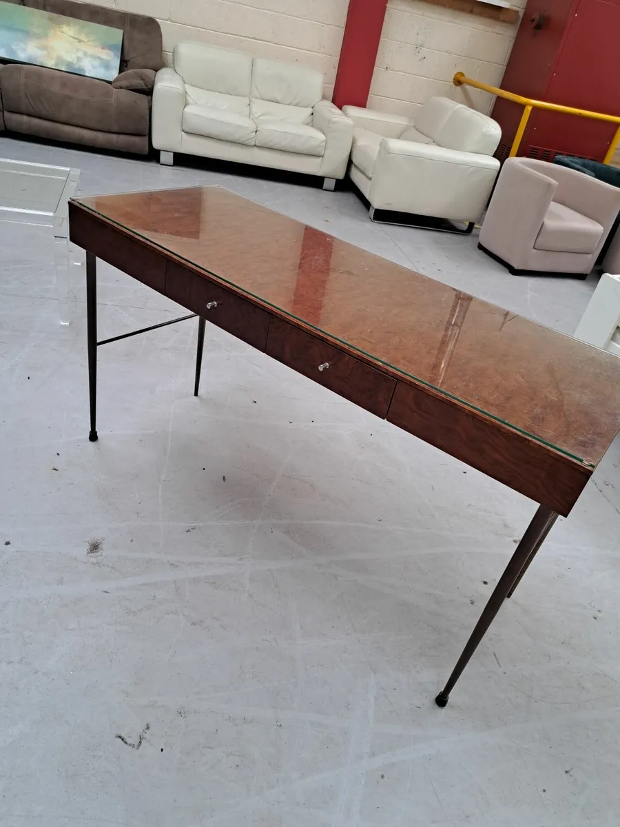 Vanity table - Image 2