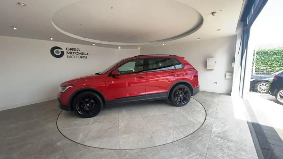 Volkswagen Tiguan 2.0 TDI Life 5dr - Image 4