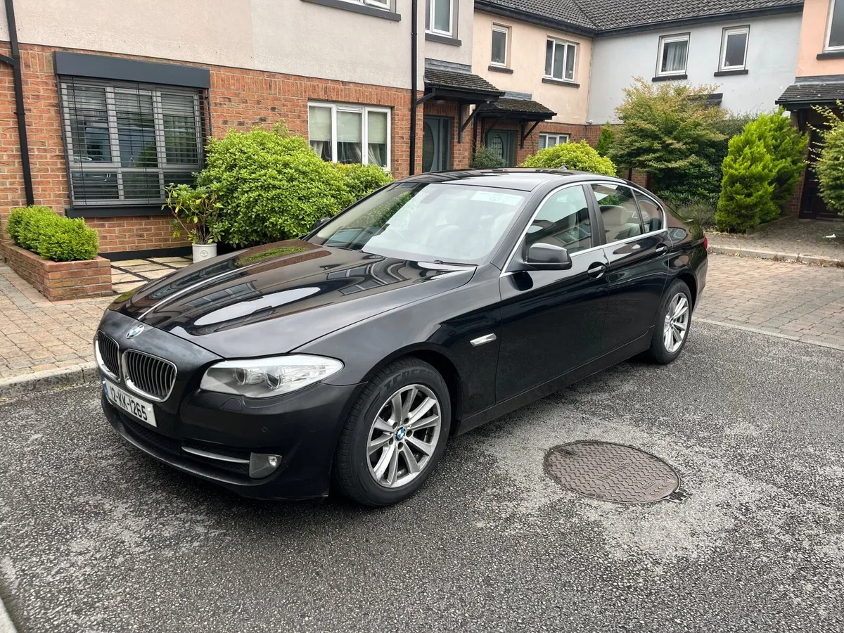 BMW 5-Series 2012 - Image 2