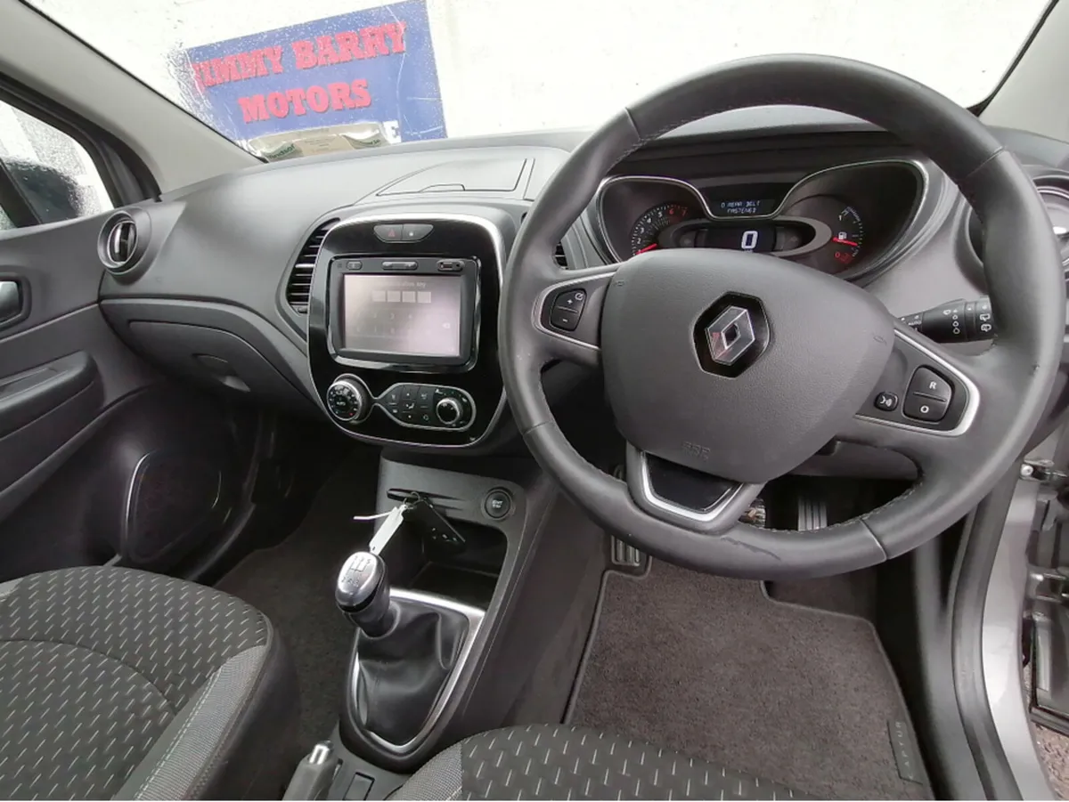 Renault Captur DYNAMIQUE NAV TCE 90 P 4DR - Image 2