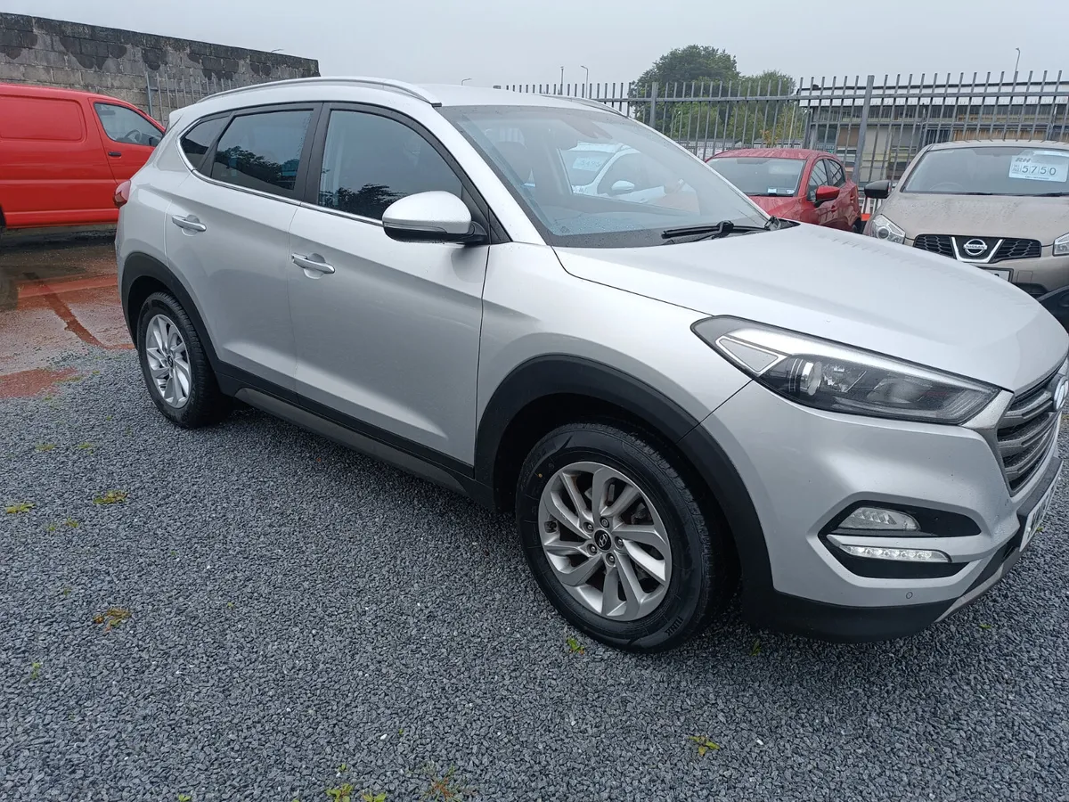 2016 Hyundai Tucson 1.7 crdi premium executive - Image 3