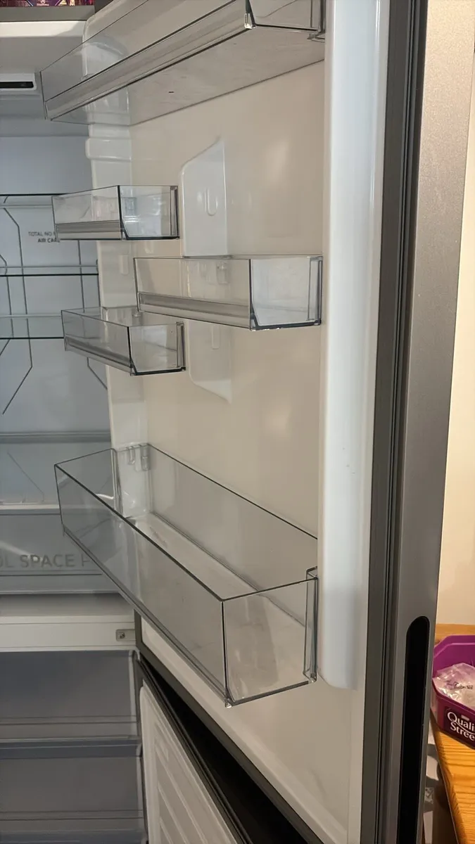 Hoover HOCE4T618ESK Smart 60/40 Fridge Freezer - Image 3