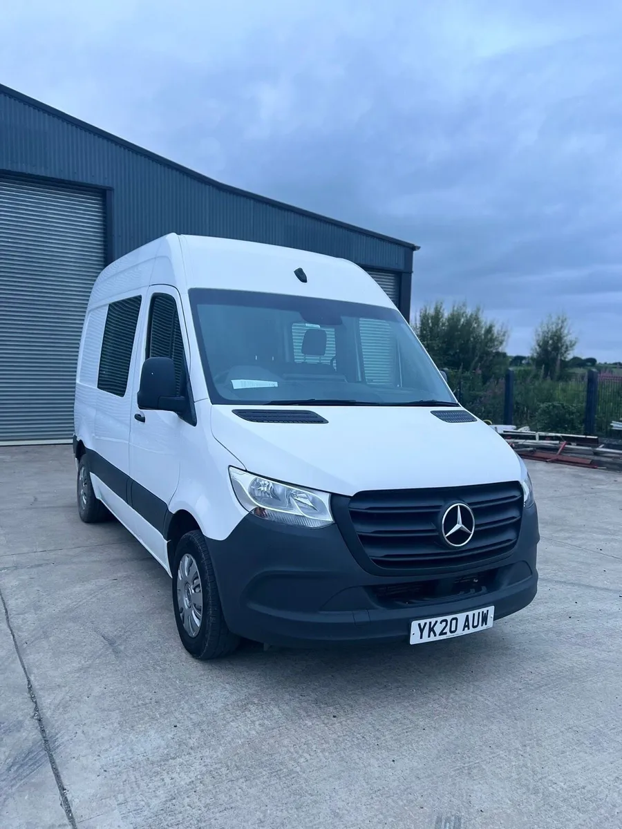 Mercedes sprinter crew van - Image 1