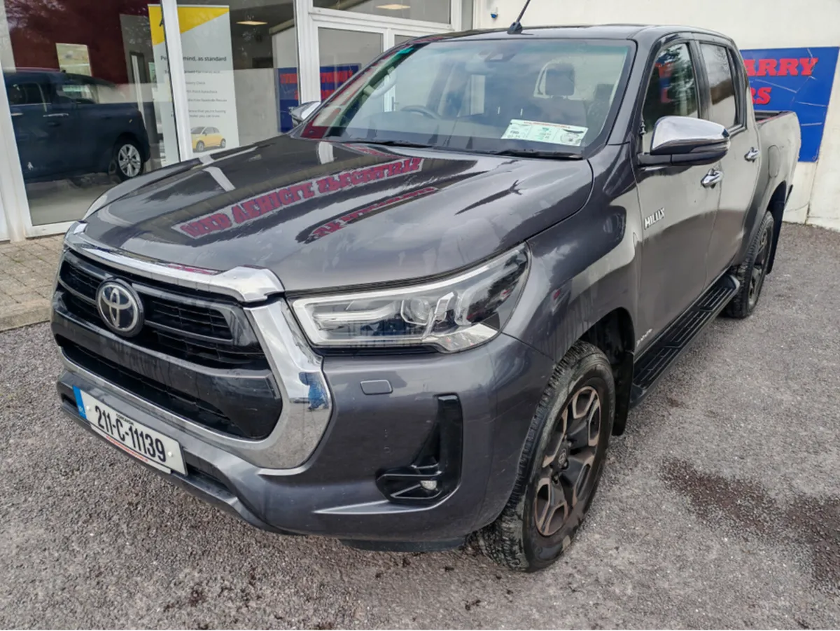 Toyota Hilux 2.8D4D INVITE X 201BHP D/C - Image 3