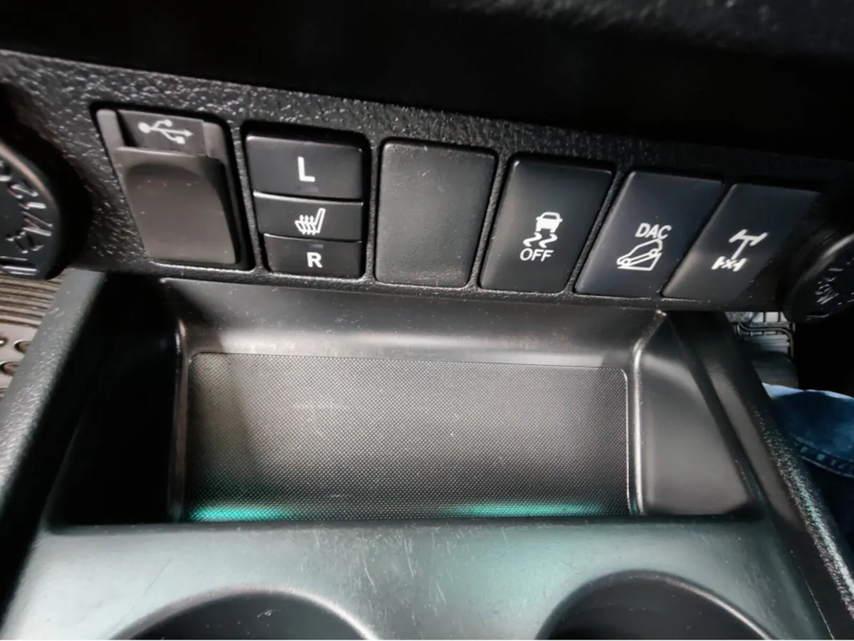 Toyota Hilux DC INVINCIBLE 4DR AUTO - Image 2