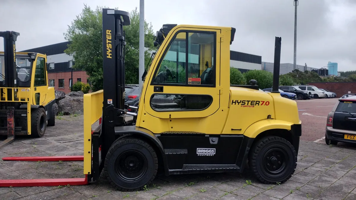 [01] 2018 Hyster H7.0FT Counterbalance Forklift - Image 3