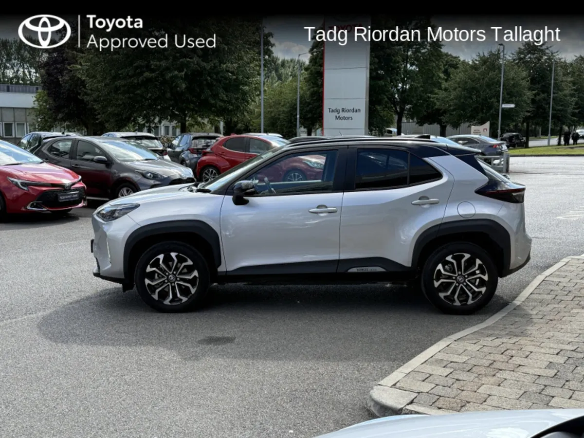 Toyota Yaris Cross LUNA SPORT BI TONE - Image 4
