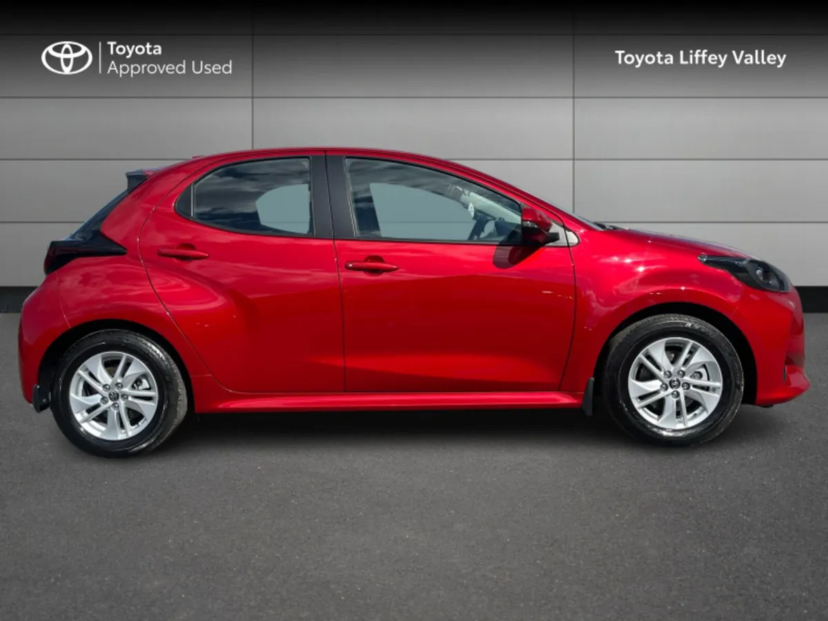 Toyota Yaris YARIS 1.5 HYBRID LUNA - Image 3
