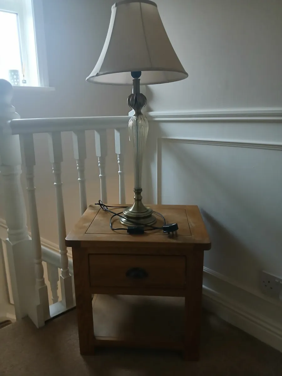 Lamp table with lamp - Image 1