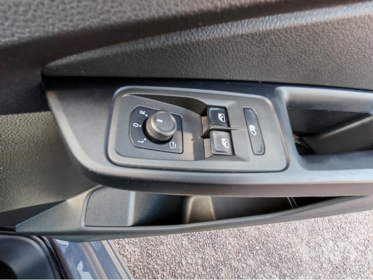 Volkswagen Caddy CARGO BUS TDI 75HP MANUAL 6SPEED - Image 4