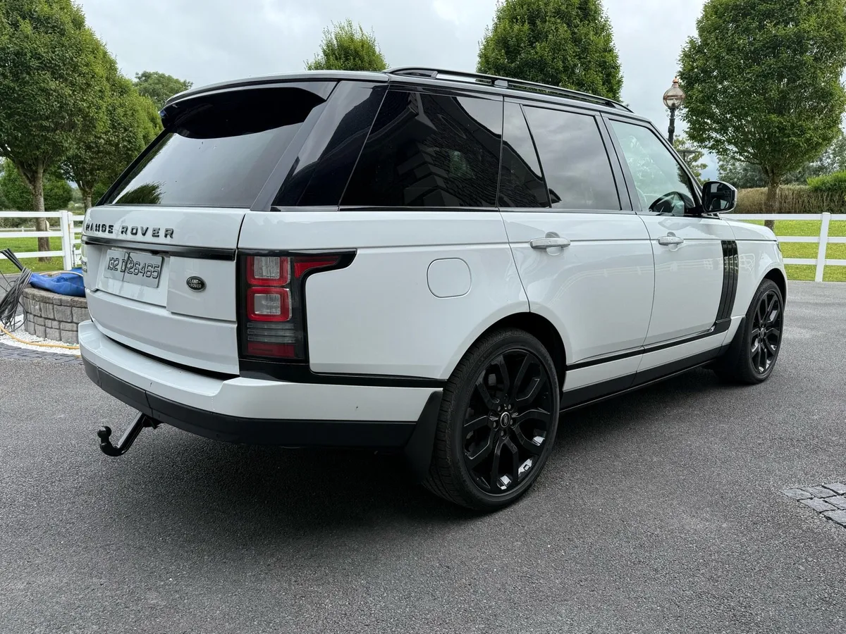 Land Rover Range Rover Vogue 4.4 V8 - Image 3