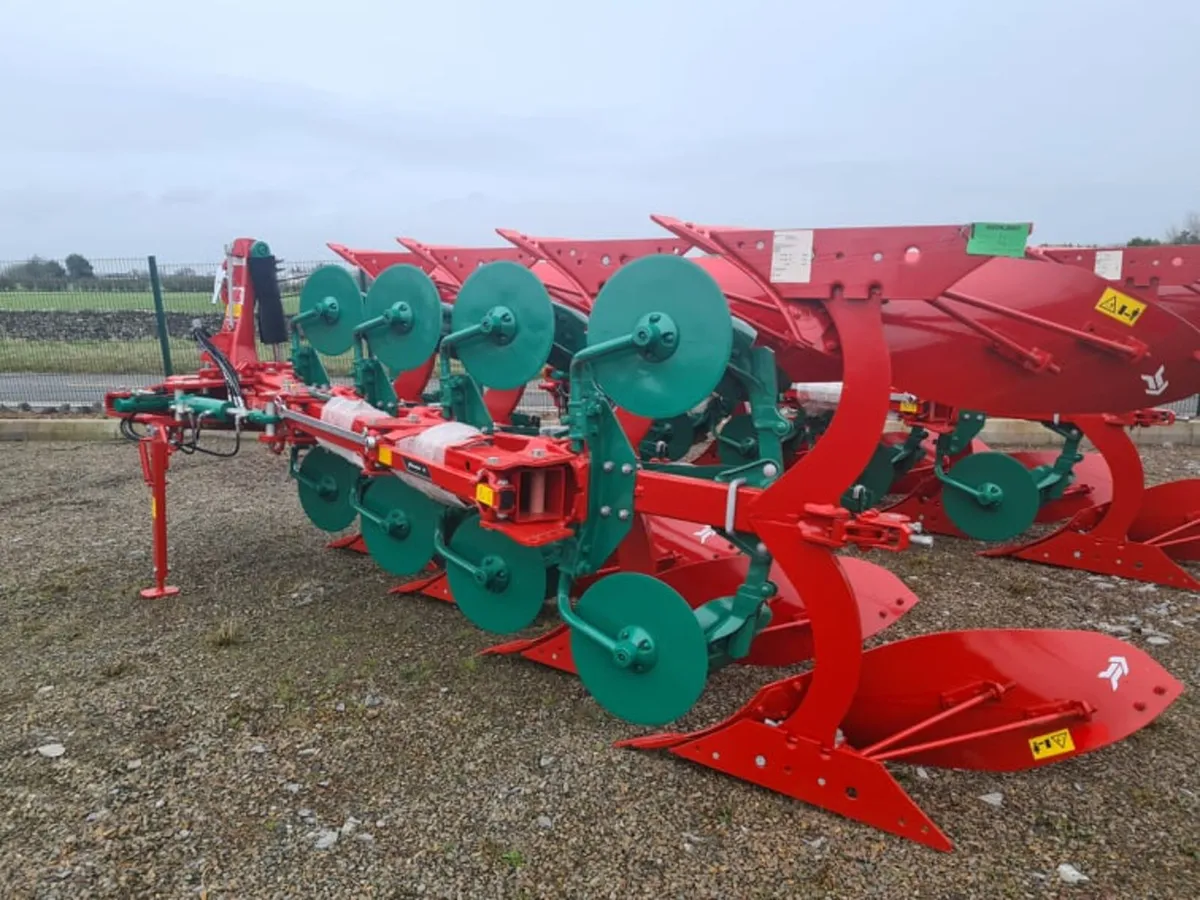Kverneland Plough Market Leading Plough - Image 3