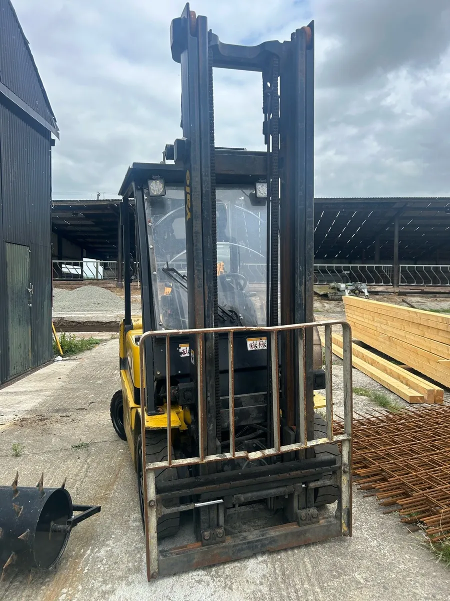 Forklift - Image 2