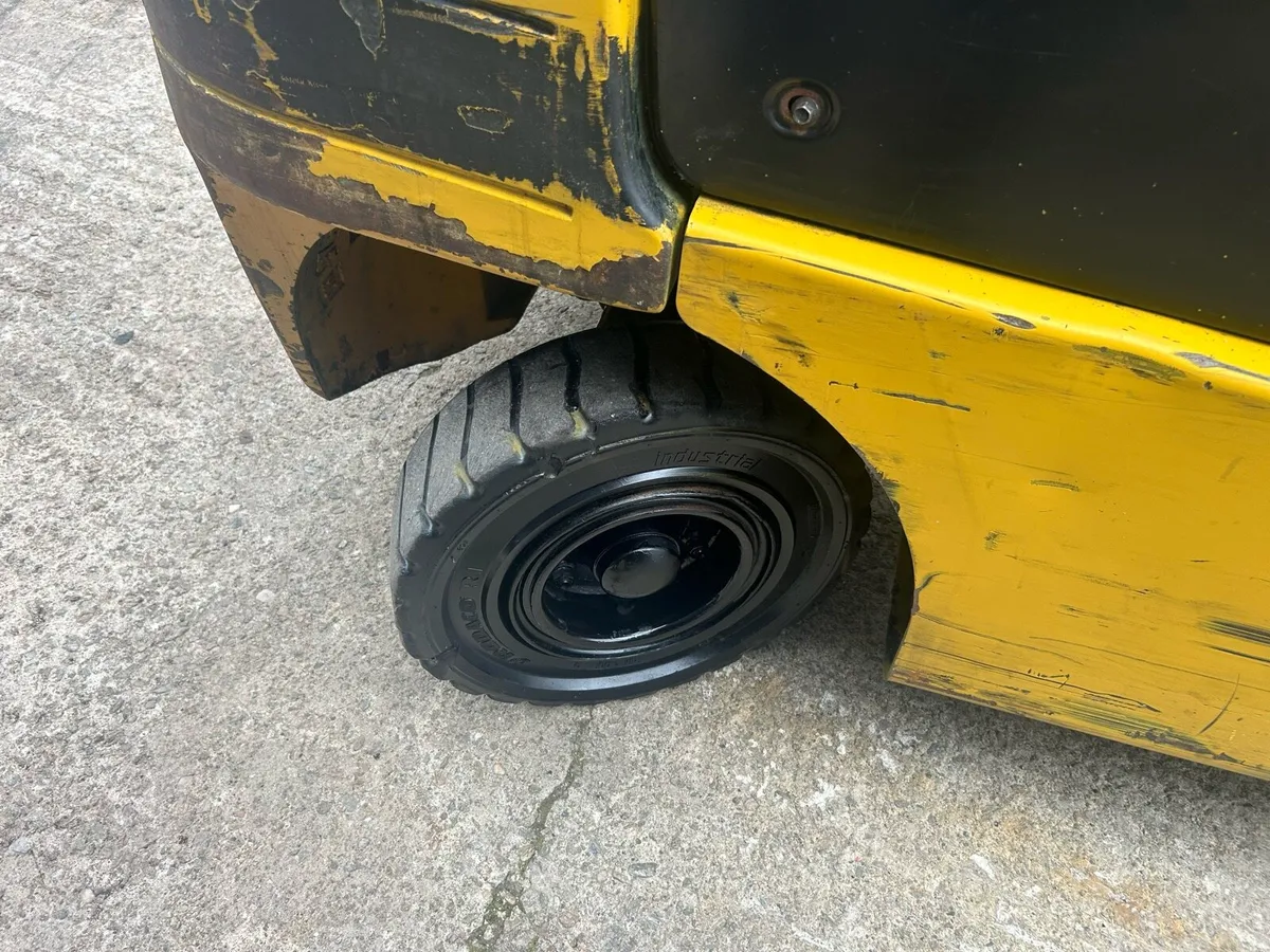 Forklift - Image 3