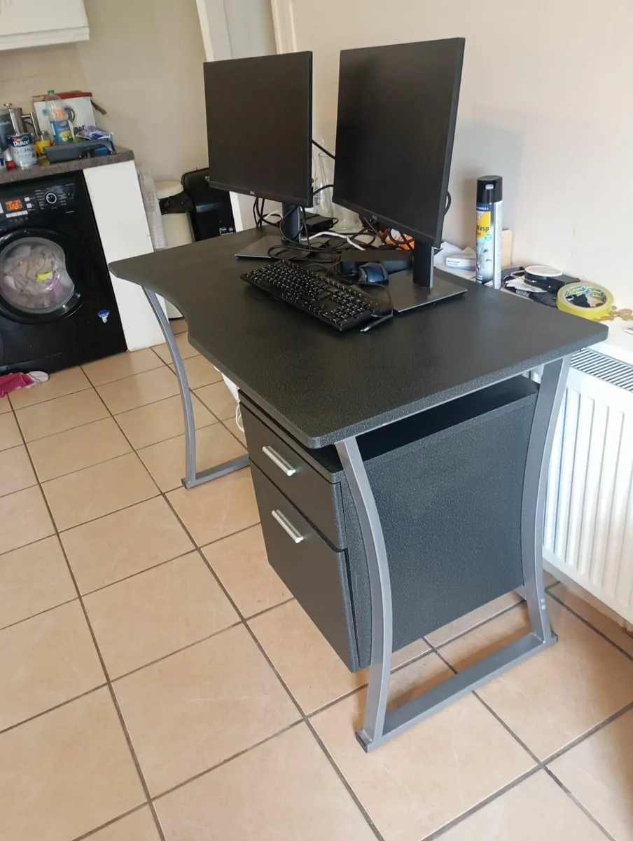 Office work table - Image 2