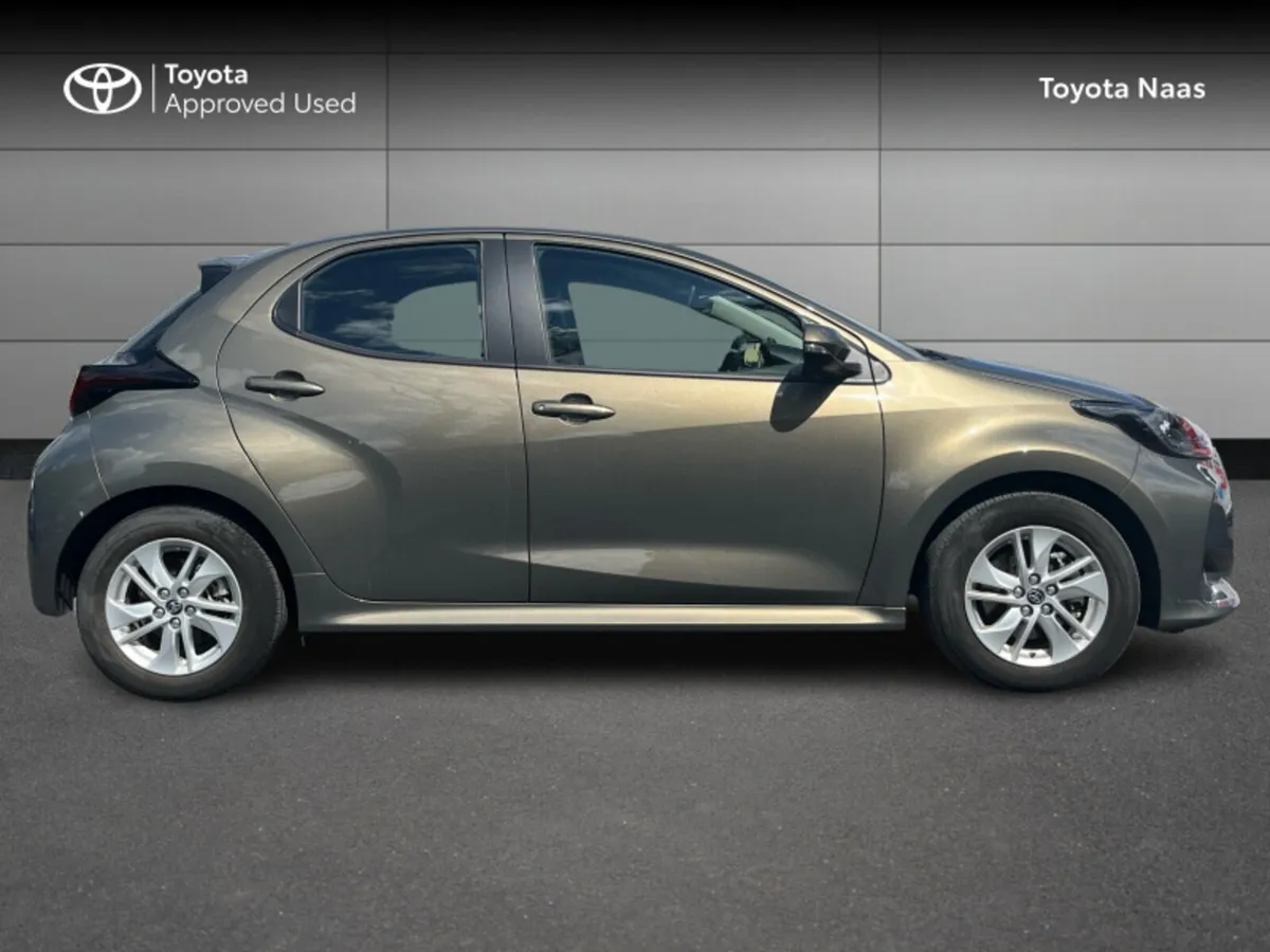 Toyota Yaris Yaris Hybrid 115 Luna - Image 3
