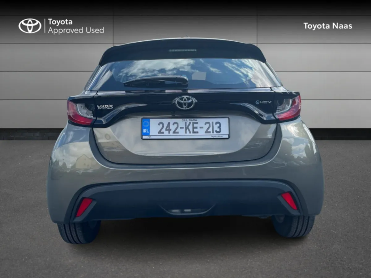 Toyota Yaris Yaris Hybrid 115 Luna - Image 4