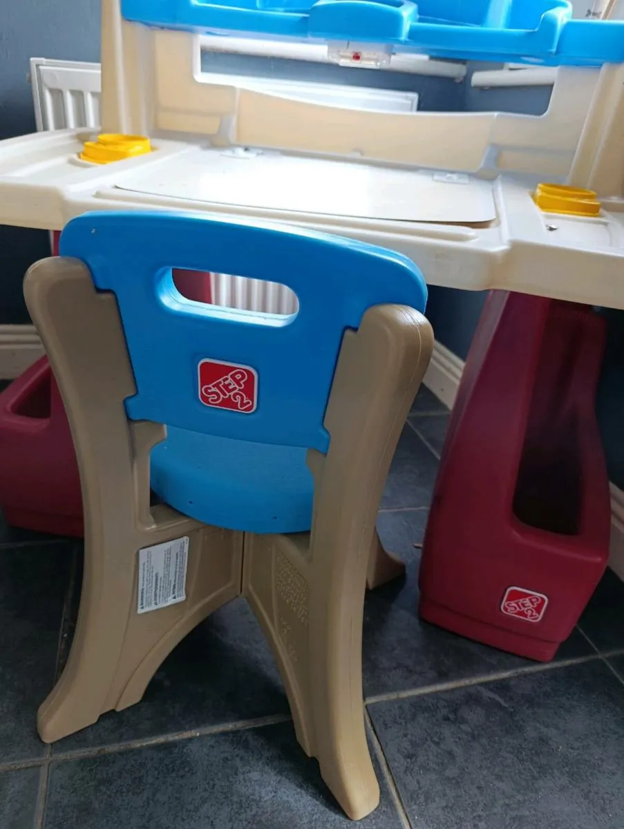 Art table - Image 4
