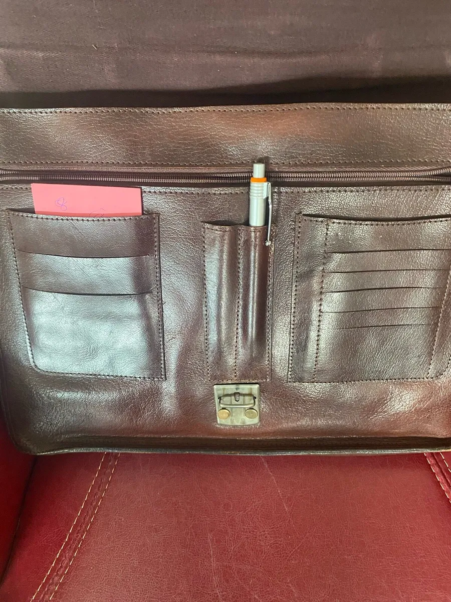 Quality Leather Briefcase/ Laptop Bag - Image 4
