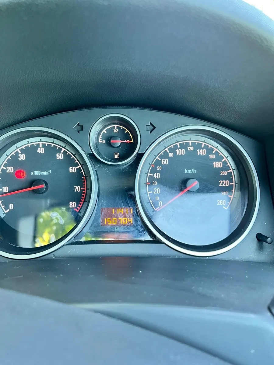 Opel Astra 2008 - Image 2