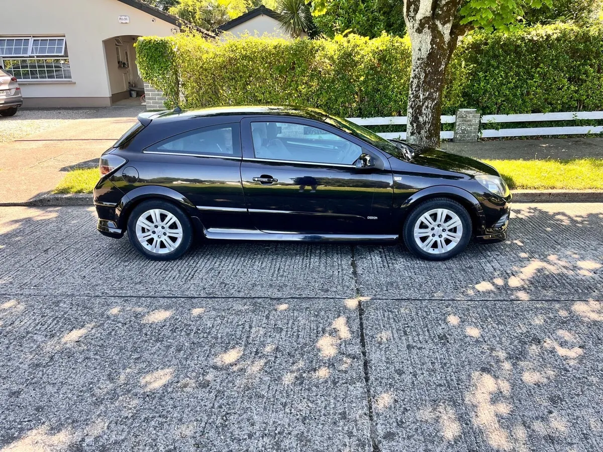 Opel Astra 2008 - Image 1