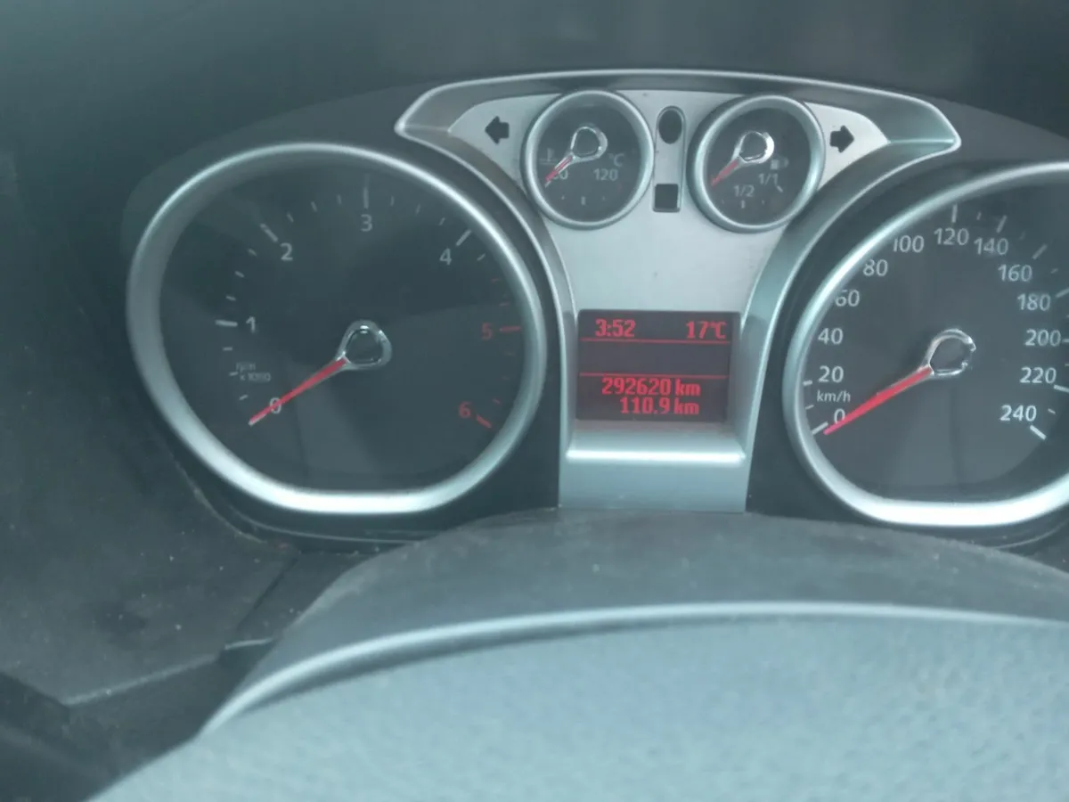 Ford Focus 2010 - Image 3