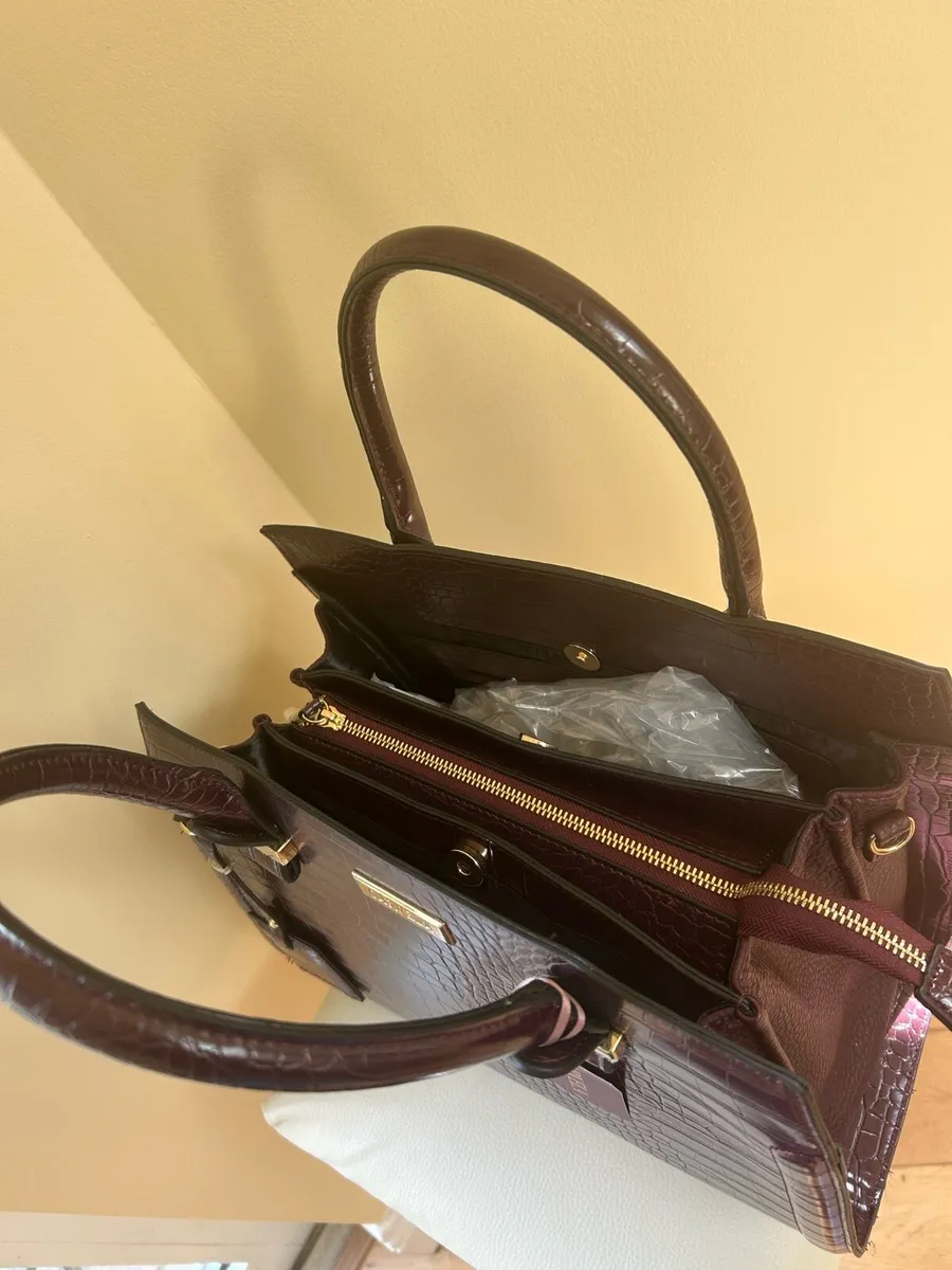 Carvela Holly Croc Zip Bag in Wine Colour - Image 3