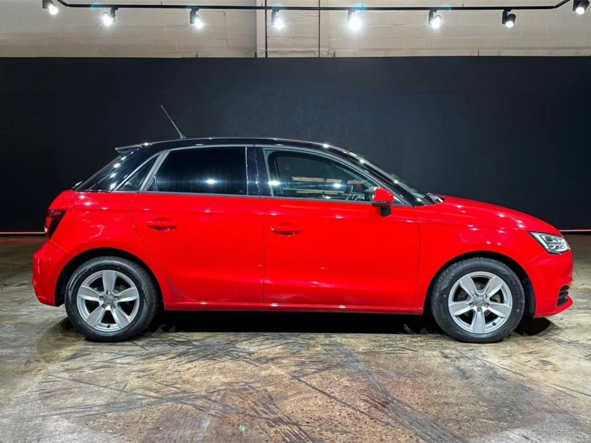 Audi A1 1.0 TFSI - 2-TONE RED/BLACK - Image 3