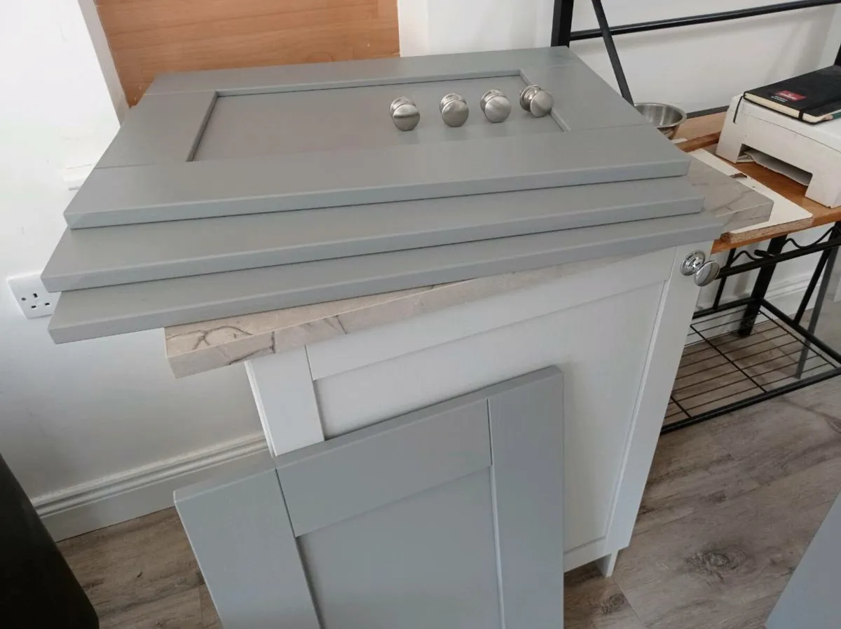 Grey Kitchen Units - Image 3