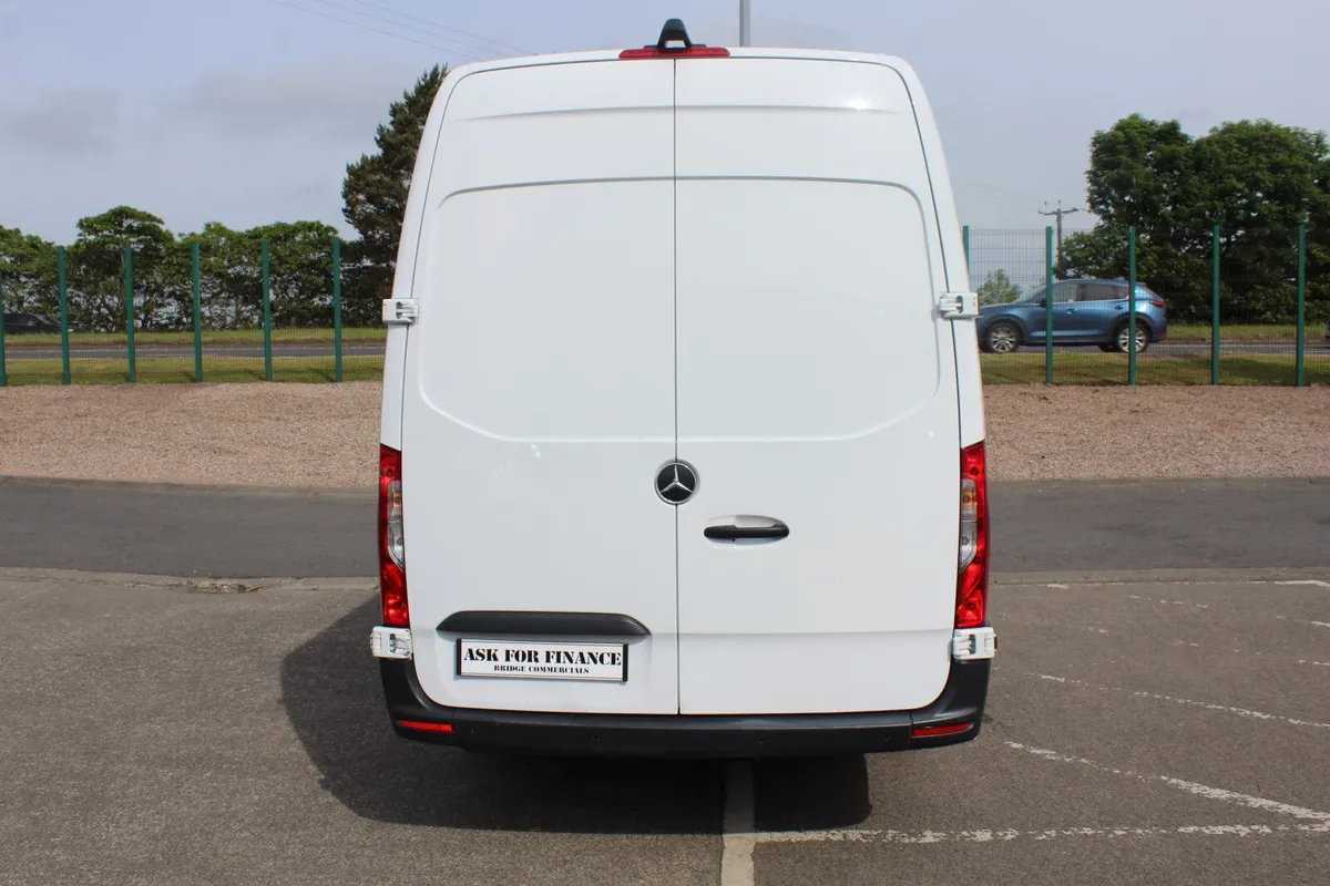 2023 Mercedes-Benz Sprinter 315 L3H2 - Image 4