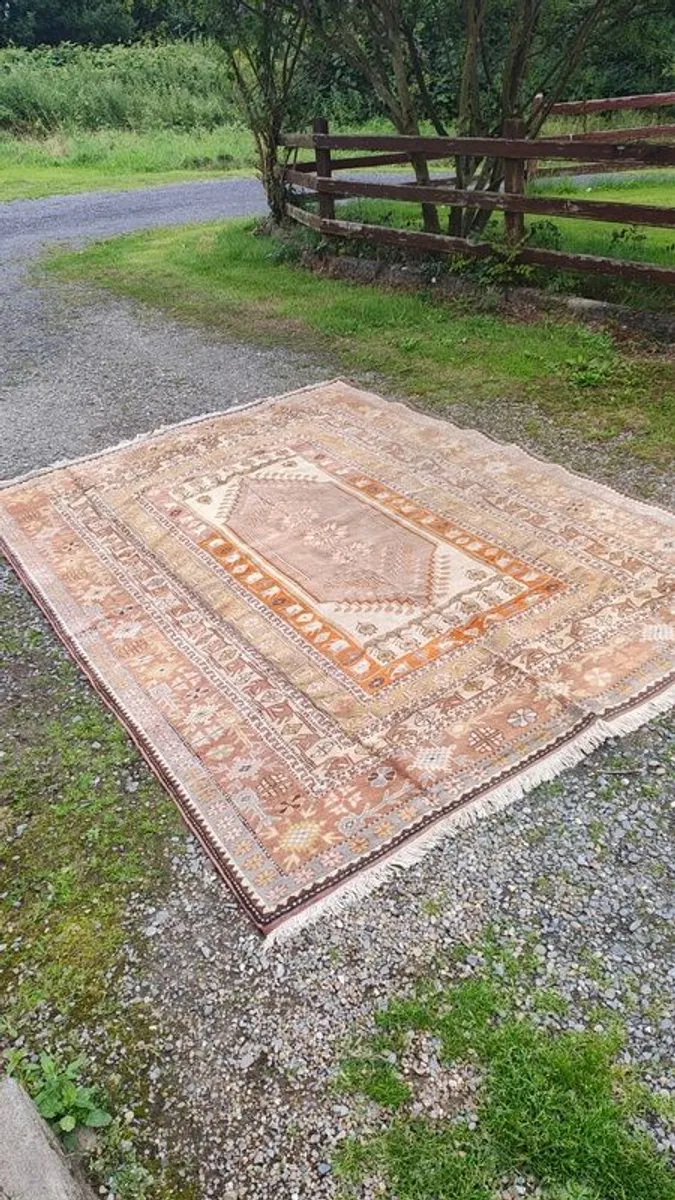 Stunning Turkish Milas Rug 2.96x 2.13m (MEL1) - Image 1