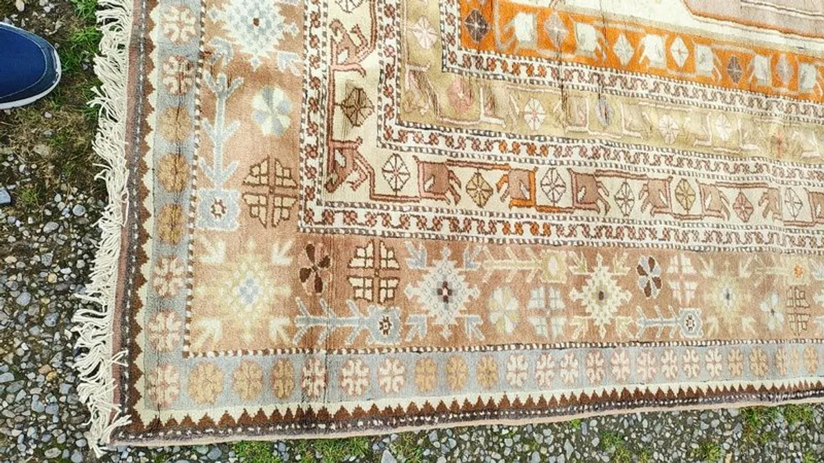 Stunning Turkish Milas Rug 2.96x 2.13m (MEL1) - Image 2
