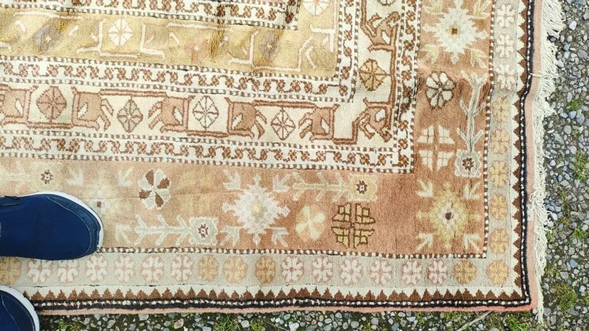 Stunning Turkish Milas Rug 2.96x 2.13m (MEL1) - Image 4