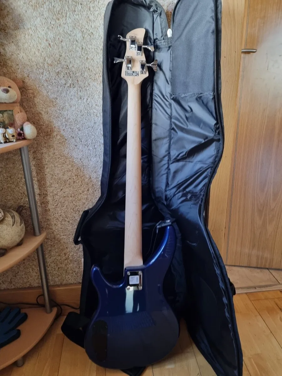 Yamaha Bass guitar - Image 1