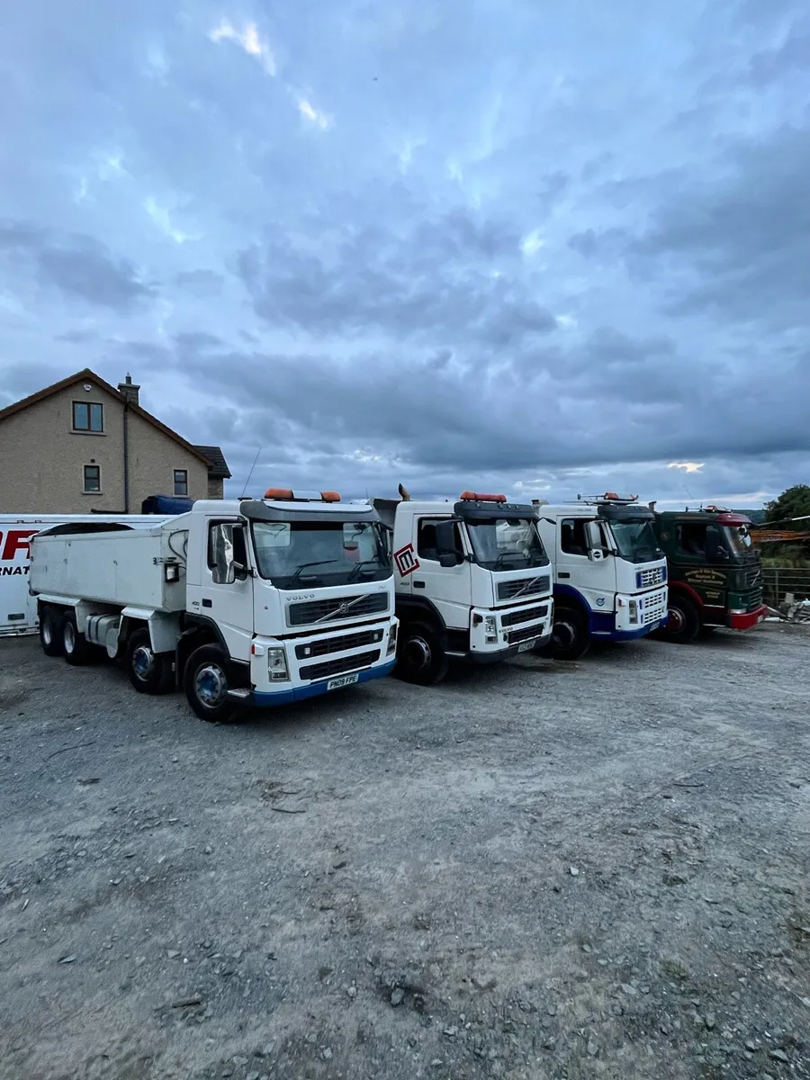 Volvo FM tippers - Image 1