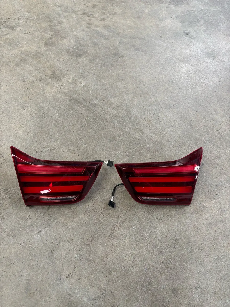 4 series inner taillight - Image 1