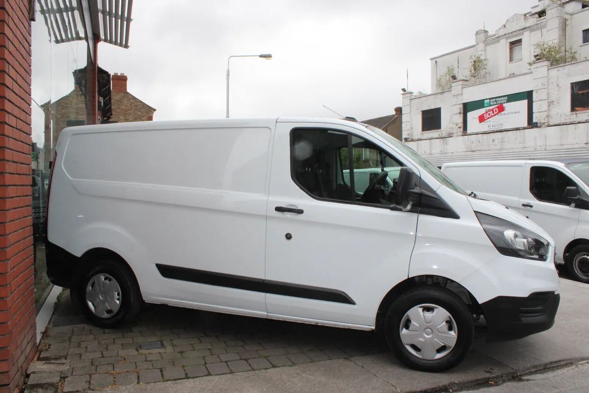 Ford Transit CUSTOM 2.0 2021 *€14,250* - Image 3