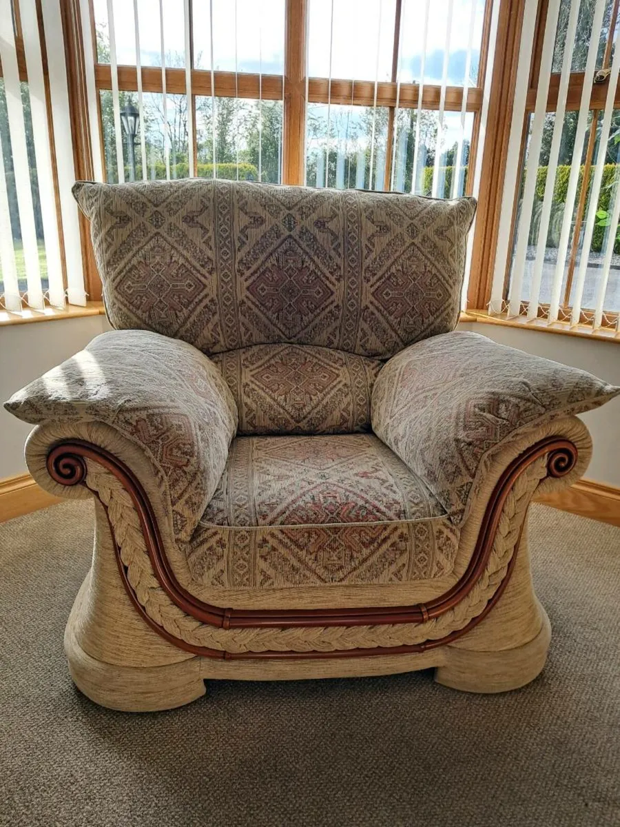 Suite of furniture with pouffe - Image 2