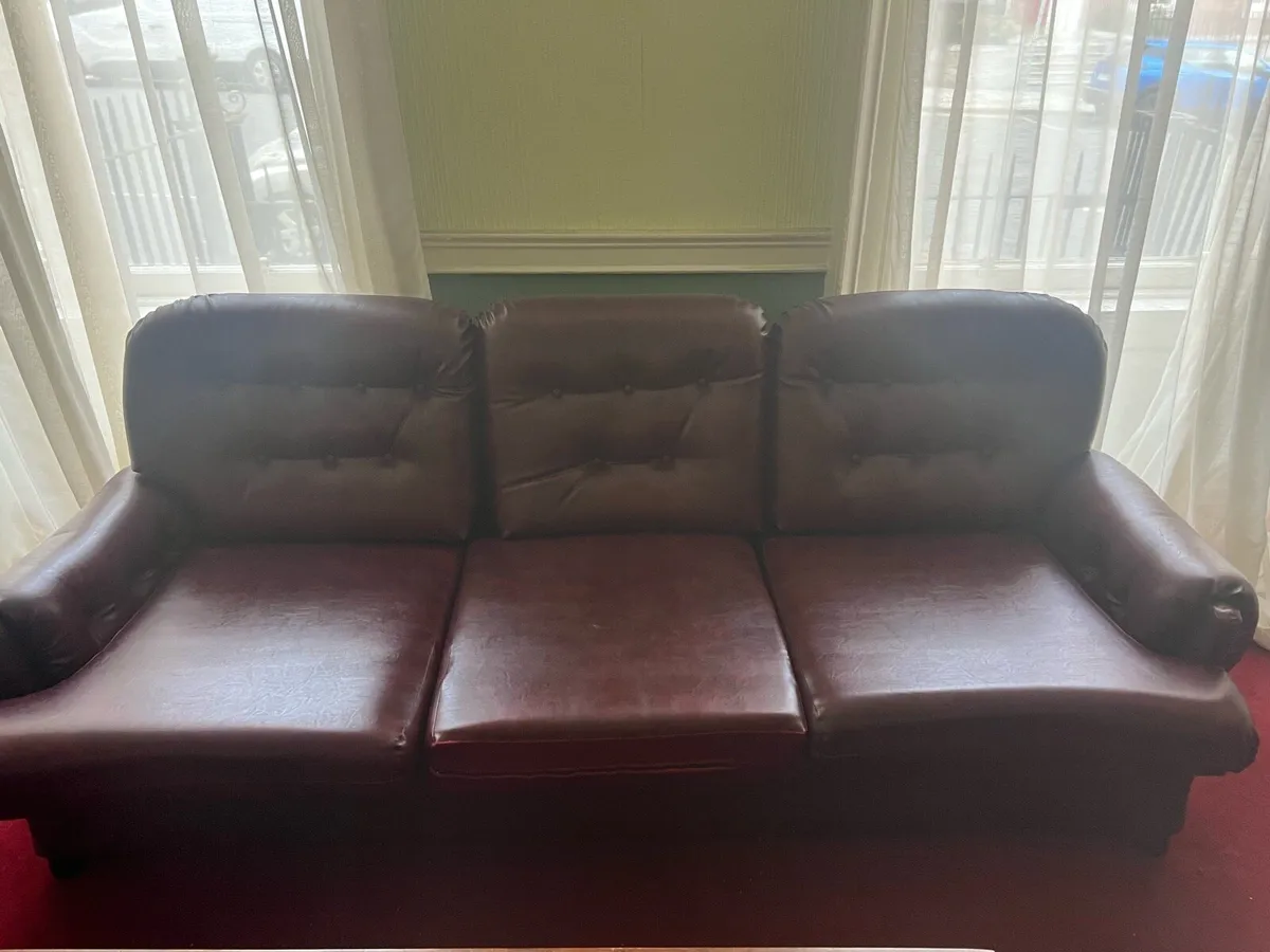 Sofa and arm chairs - Image 2