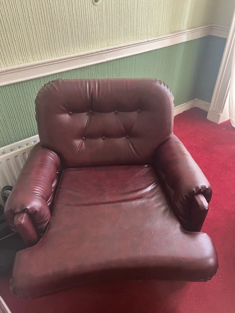 Sofa and arm chairs - Image 3