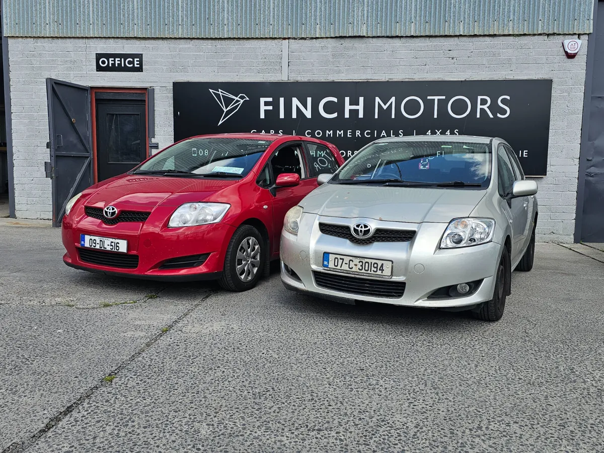 TWO TOYOTA AURIS FOR PARTS/ REPAIR - Image 1