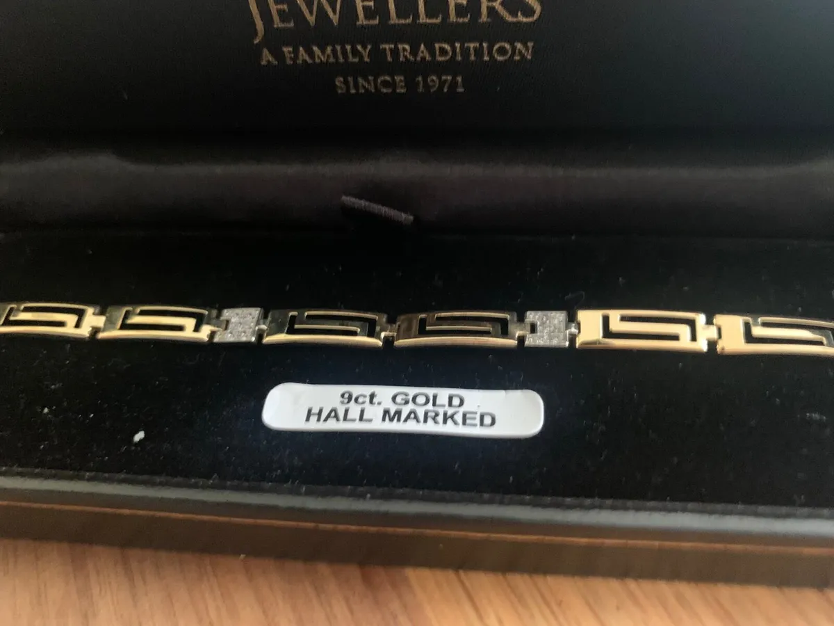 9ct Gold Bracelet - Image 1