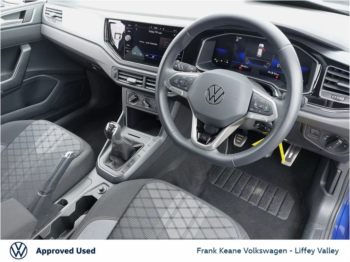 Volkswagen Taigo R-line 1.0 TSI 110HP  privacy Gl - Image 2