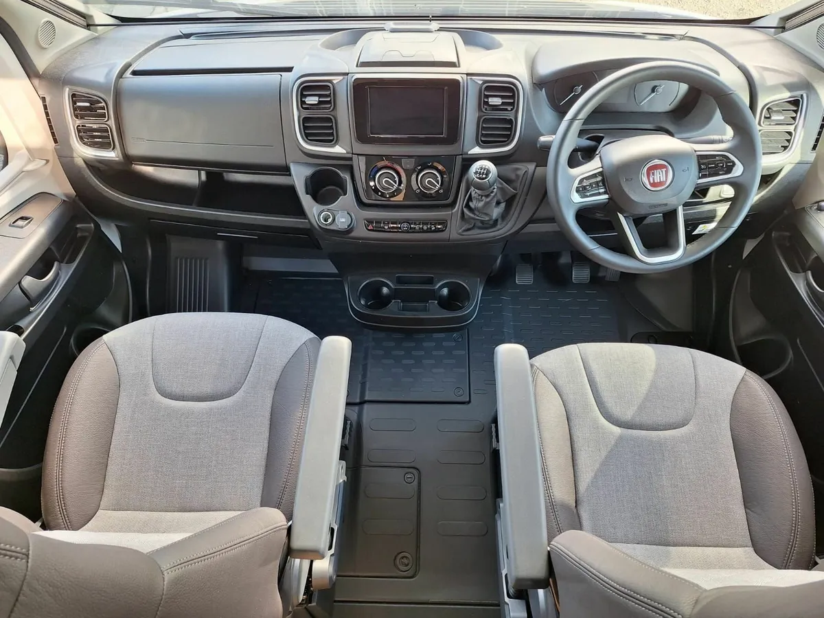 * NEW ADRIA CORAL XL 670DK - £20,000 OFF * - Image 4