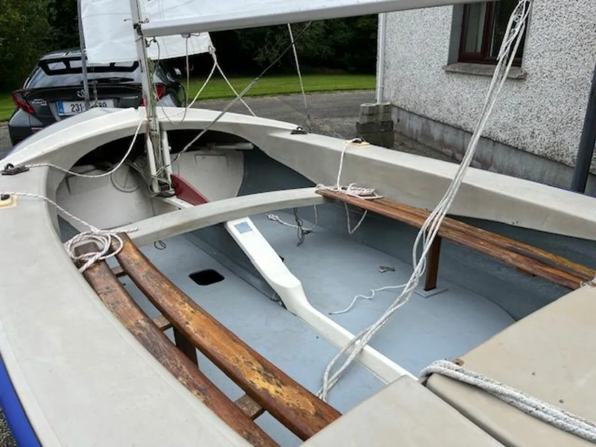 Wayfarer sail boat - Image 2