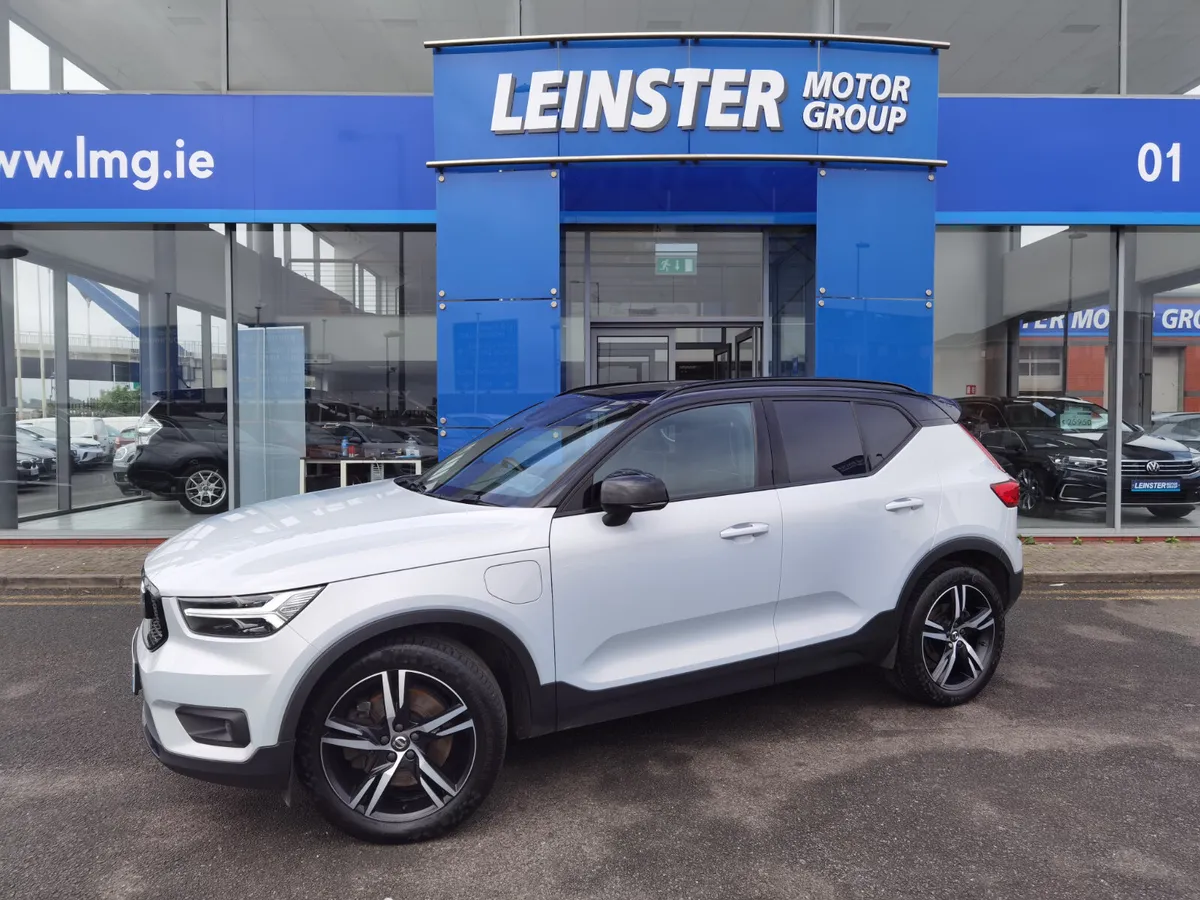VOLVO XC40 1.5 R-DESIGN T5 RECHARGE PHEV - Image 1