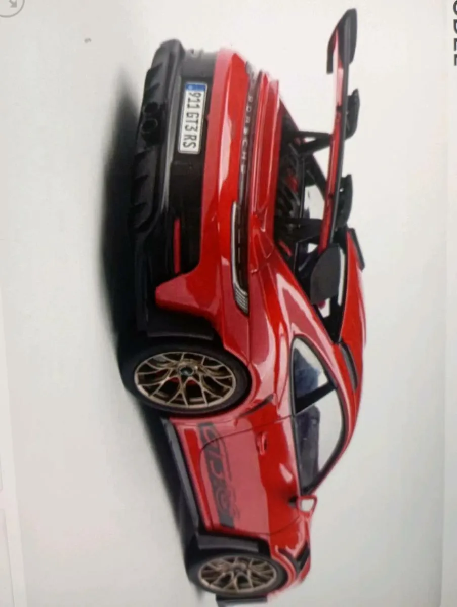 SOLIDO 1-18  SCALE  PORSCHE 911 G3 2024 - Image 2