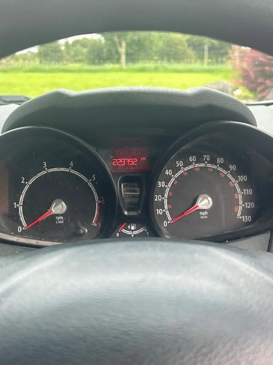 Ford Fiesta 2012 - Image 3